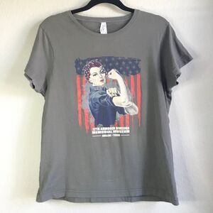 Green grey tee Army theme 12th Armoured Division memorial museum WWII L